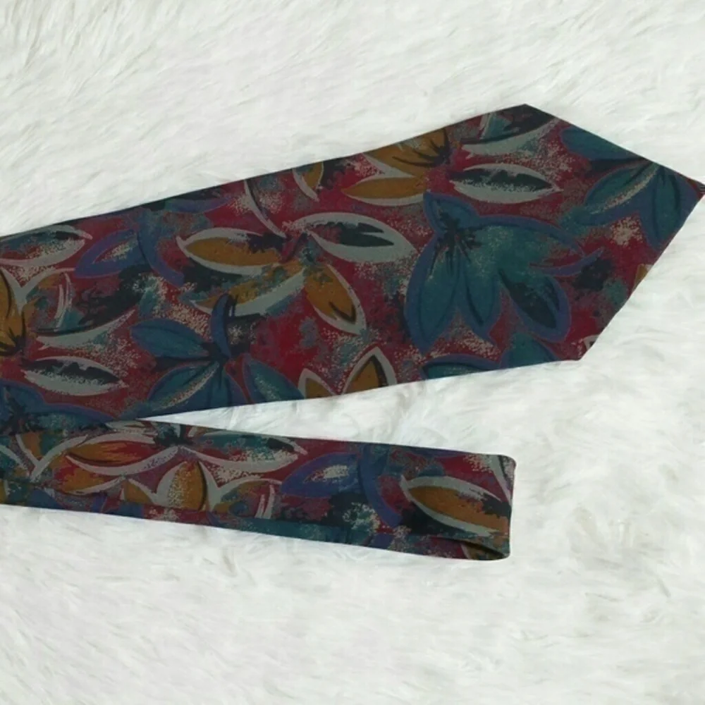 Vintage Oleg Cassini 100% Silk Floral Tie
